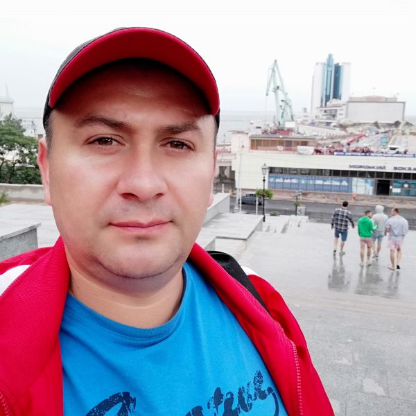 СЕРГЕЙ ЛУКЬЯНЕНКО