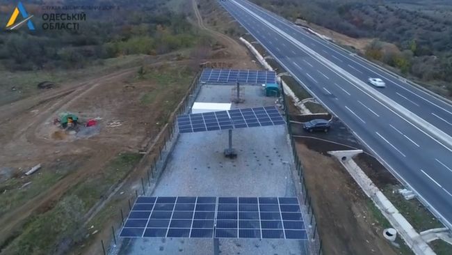 В Украине появилась 1-я СЭС для освещения дороги